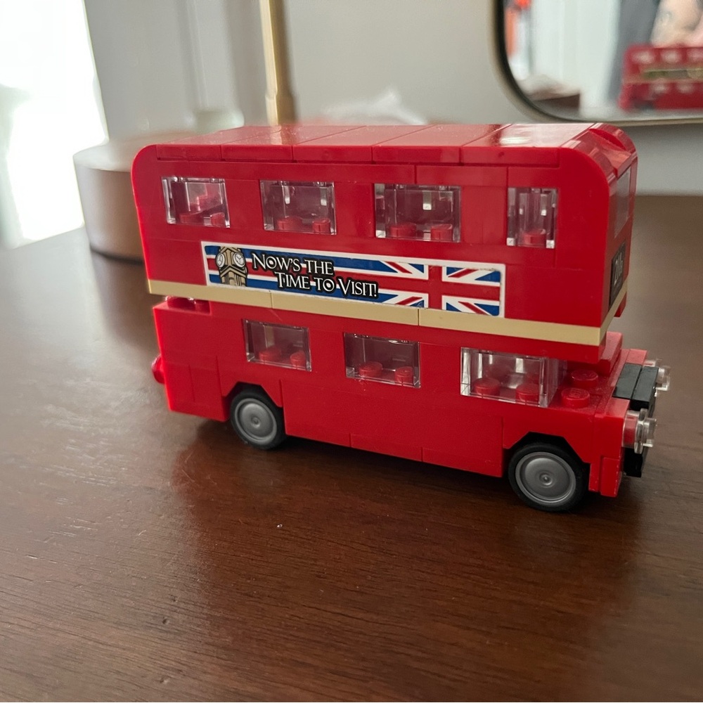 LEGO Authentic London Double-Decker Red Bus - Picture 5 of 5